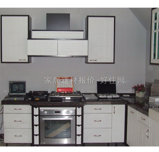 ���w���� ��ɫ ӆ��