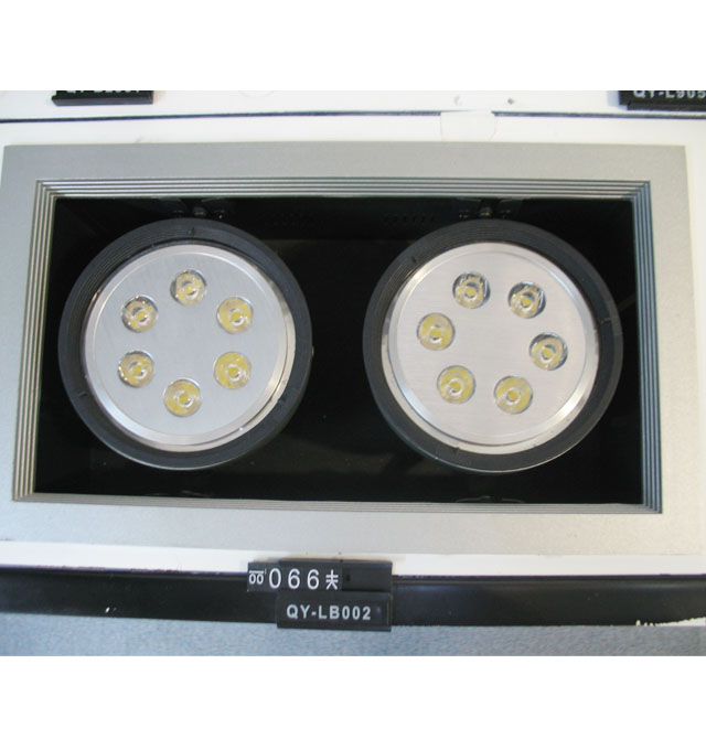 LEDͶ�������� QY-LB002 LED��đ�� 2��6W ů��ɫ 1480��780mm