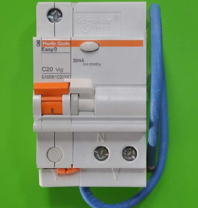 ��·��\�՚��_�P EA9RN1C2030C 1P+N 20A ʣ�����������·��