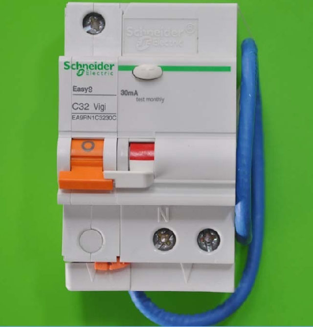 ��·��\�՚��_�P EA9RN1C3230C 1P+N 32A ʣ�����������·��