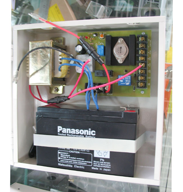 ����ʢSONOS����T�� 216(L)��216(w)��80(H)mm �����ԴDC 12V 5A���i