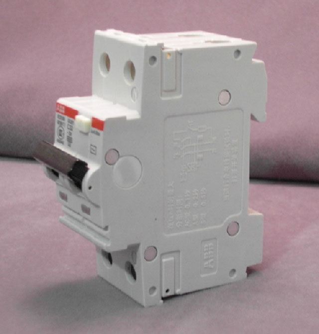 ABB��·��\�՚��_�P S261 C32A 1P 32A ©는�·��