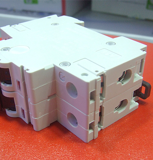 ABB��·��\�՚��_�P GS261 C20 1P+N 20A �՚��_�P���ܚ���·����