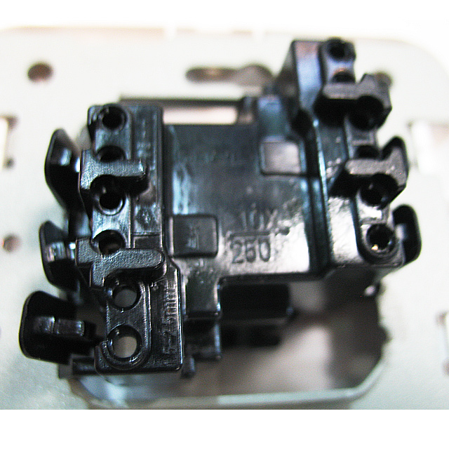 ���ɴ��E���_�P��� 60ϵ��60397-50A 2λ�p�� �㙉߅��ɫ����