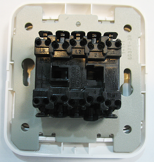 ���ɴ��E���_�P��� 60ϵ��60371-50A 3λ�ο� ������߅��ɫ����