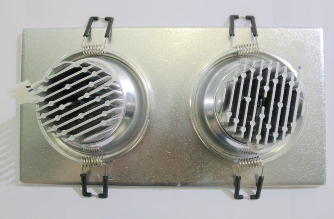 ��һ����LEDͲ�����컨�� QY-L024G Max.2��4w ���bǶ��ʽ �X�Ͻ���|ɳ�yɫ