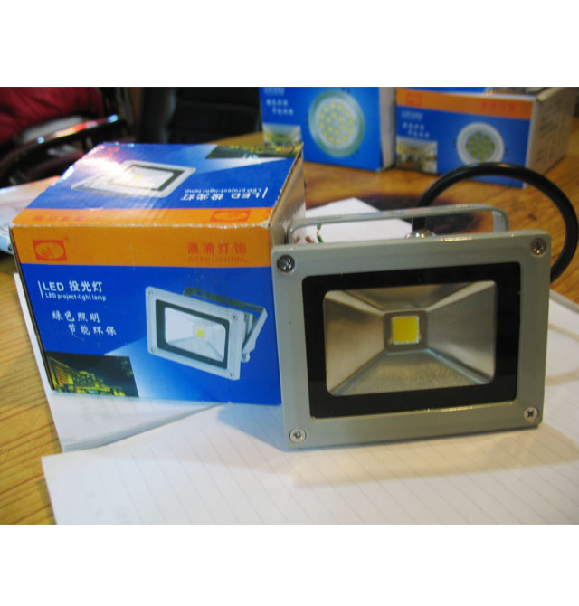 �h��LEDͶ�������� APL4421A-10B���Ɵ� 1��10w ů��ɫ3000k