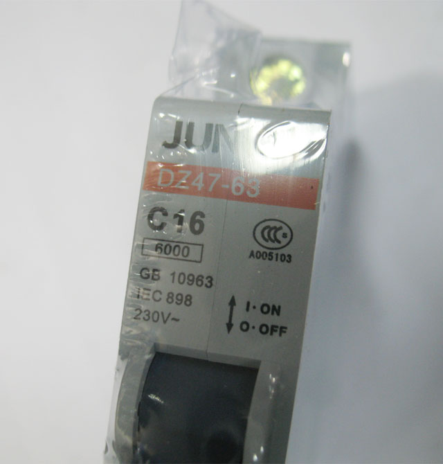 ���ʔ�·��\�՚��_�P DZ47-63 C16 1P 16A �՚��_�P