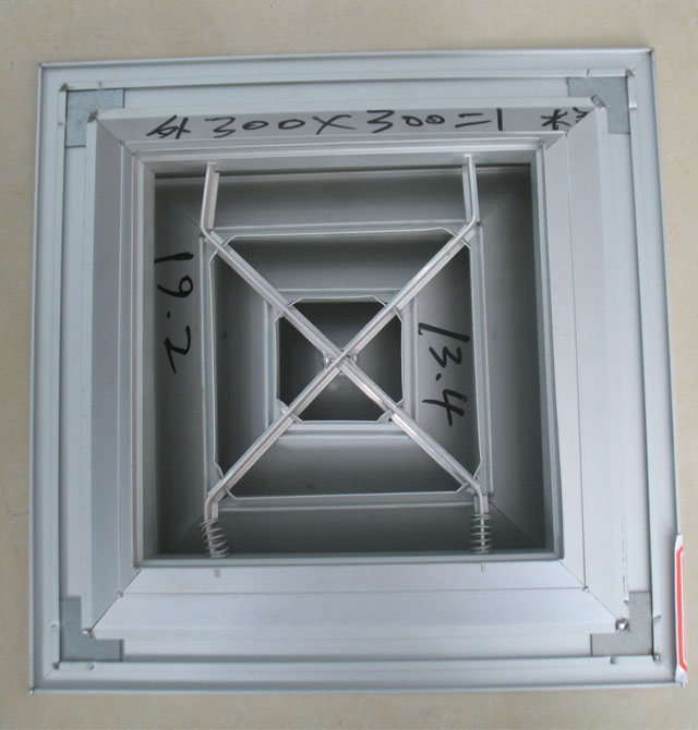 ���_˹������{���L�� ����ɢ���� ӆ��