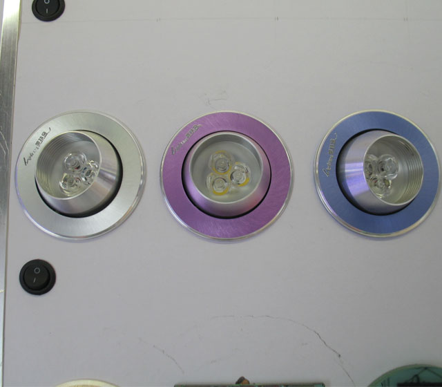 �R�ؽ�LEDͲ�����컨�� ţ�۟� 3��1w ���bǶ��ʽ �X�Ͻ���|��ɫ