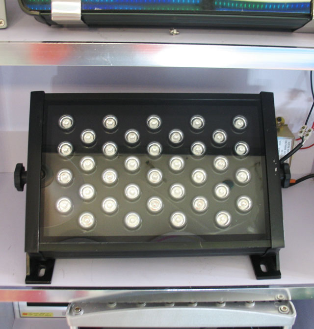 �R�ؽ�LEDͶ�������� TGD-014���Ɵ� 36��1w ů��ɫ