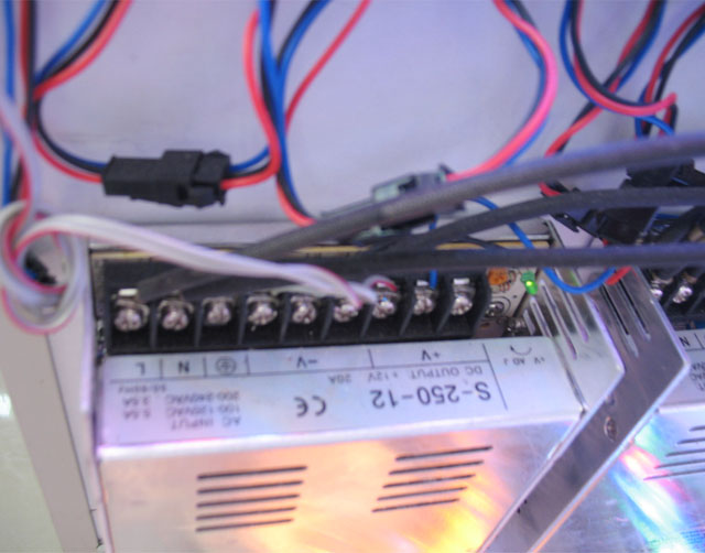 �Ă�LED�􎧟��l RGB-Ӳ���l 60��/�� ���z��ˮ