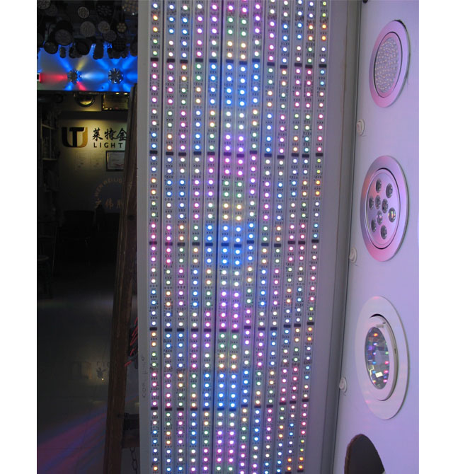 LED�􎧟��l RGB-Ӳ���l 60��/�� ���z��ˮ