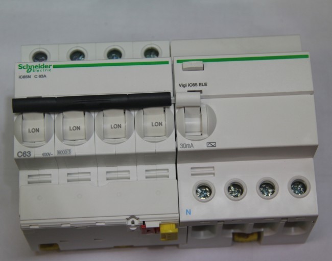 ʩ�͵��l���_�P iC65N��·�� 12~440v1~63mA