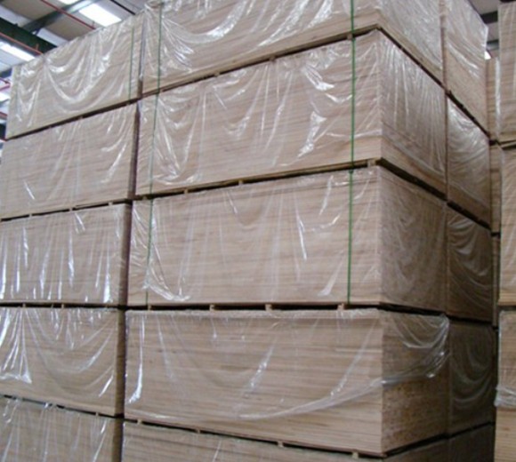 �ֺ���ͨ�z�ϰ� ���A�� 1220mm��2440mm����3mm E1�� ��ľо