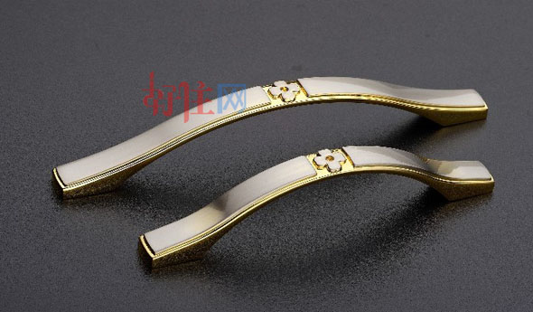 �ь������T������� P8113-96��õ��� �\�Ͻ� ���s�L�l