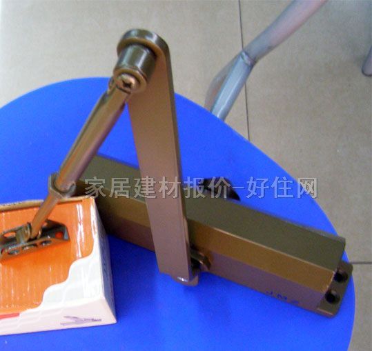 �]�T�� 82 �T�X