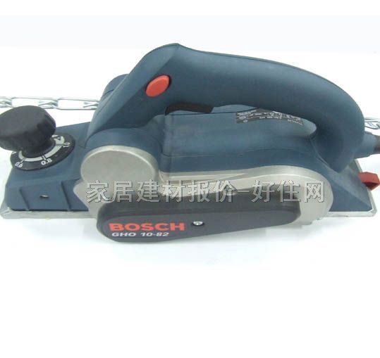 ��� GH010-82 710W