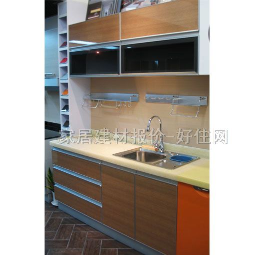 ���w���� ��ľ�y UV��