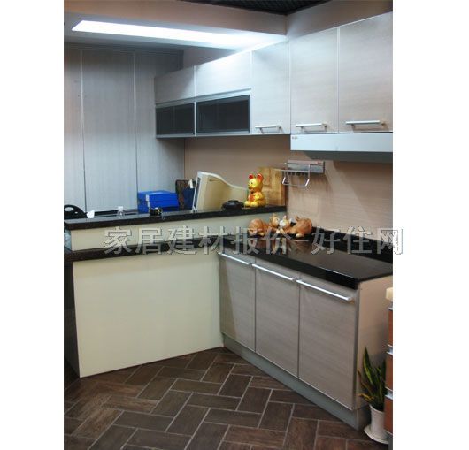 ��ʢ���w���� ��ľ�y UV��