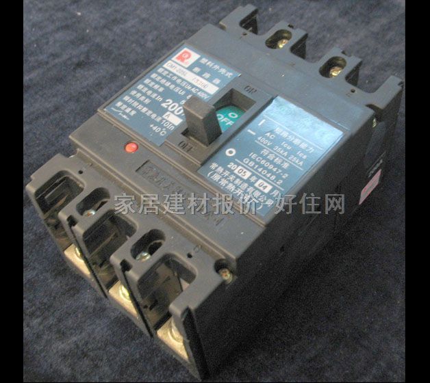 ������·��\�՚��_�P CM1-2251/3300 1P 200A �՚��_�P���ܚ���·����