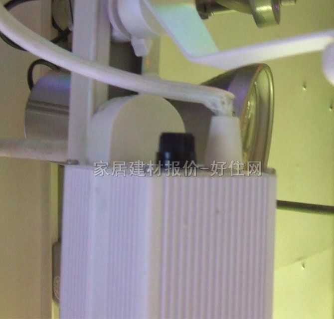 ���ν��u��� ��܉223 70w ��ɫ