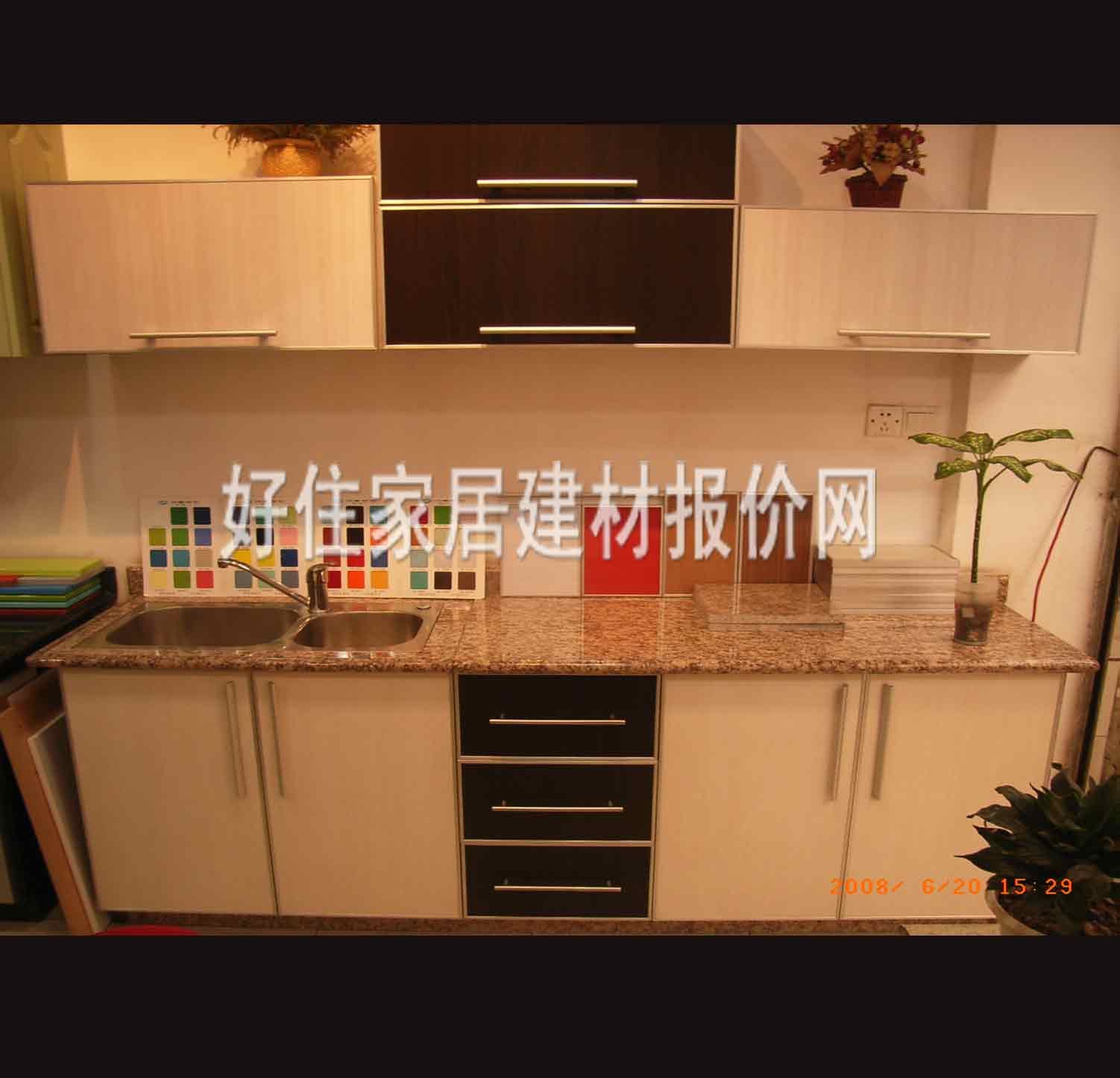 �����N���ع� ��ɫ ������