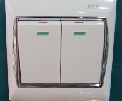 ���ܴ��E���_�P��� NB82Q/2 2λ�p�� �y߅ ��ɫ