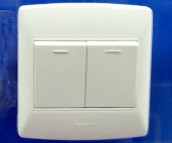 TCL-�_���ʴ��E���_�P���    VC32/1/2C 2λ�ο� ��ɫ