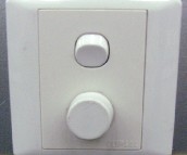 ����{���_�P ���_�PE2032V500-GA 25W��500W 