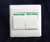 �ɱ����E���_�P��� C8C2/2 2λ�p�� ��ɫ