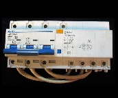 ������·��\�՚��_�P DZ47-100H D80A 3P+N 80A 