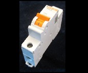 ÷�m���m��·��\�՚��_�P Easy C20 1P 20A 