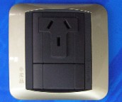 �w��늲������ �W�PV8-1 ���O 