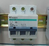 ������·��\�՚��_�P DZ47-63 C16 3P 16A 