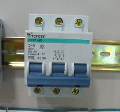 ������·��\�՚��_�P DZ47-60  C40 3P 40A 